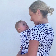 Load image into Gallery viewer, Black and white spotted baby wrap carrier
